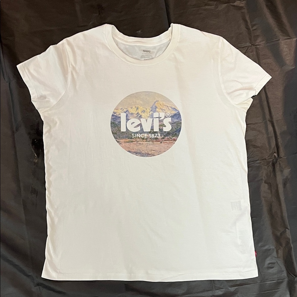 3 for $30 Levi's Red Tag White Graphic Tee with Logo